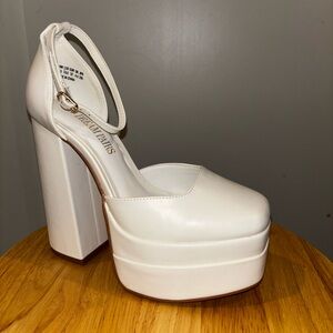 Dream Pairs White Platform Heels